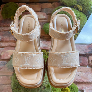 LOUIS VUITTON Maya Beige Platform Sandals SZ 39 (US 9)