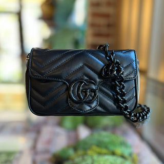 GUCCI GG Marmont Mini Black Calfskin Matelasse Chain Belt Bag