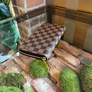 LOUIS VUITTON Damier Ebene Canvas Zippy Wallet