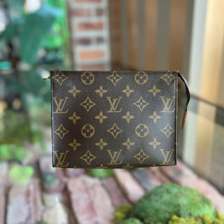 LOUIS VUITTON Toiletry 19 Brown Monogram Canvas Cosmetic Pouch
