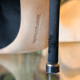 MANOLO BLAHNIK Hangisi Satin Pumps 37