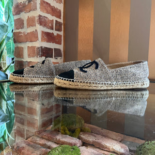 CHANEL CC Gold Black Tweed Grosgrain Espadrilles SZ 41 (US 11)