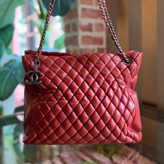 CHANEL New Bubble Red Lambskin Leather Tote TS3910