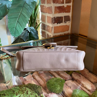 GUCCI GG Marmont Medium Beige Chevron Matelassé Leather Shoulder Bag