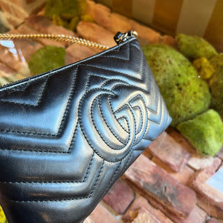 GUCCI Marmont Black Chevron Quilt Crossbody Chain Bag