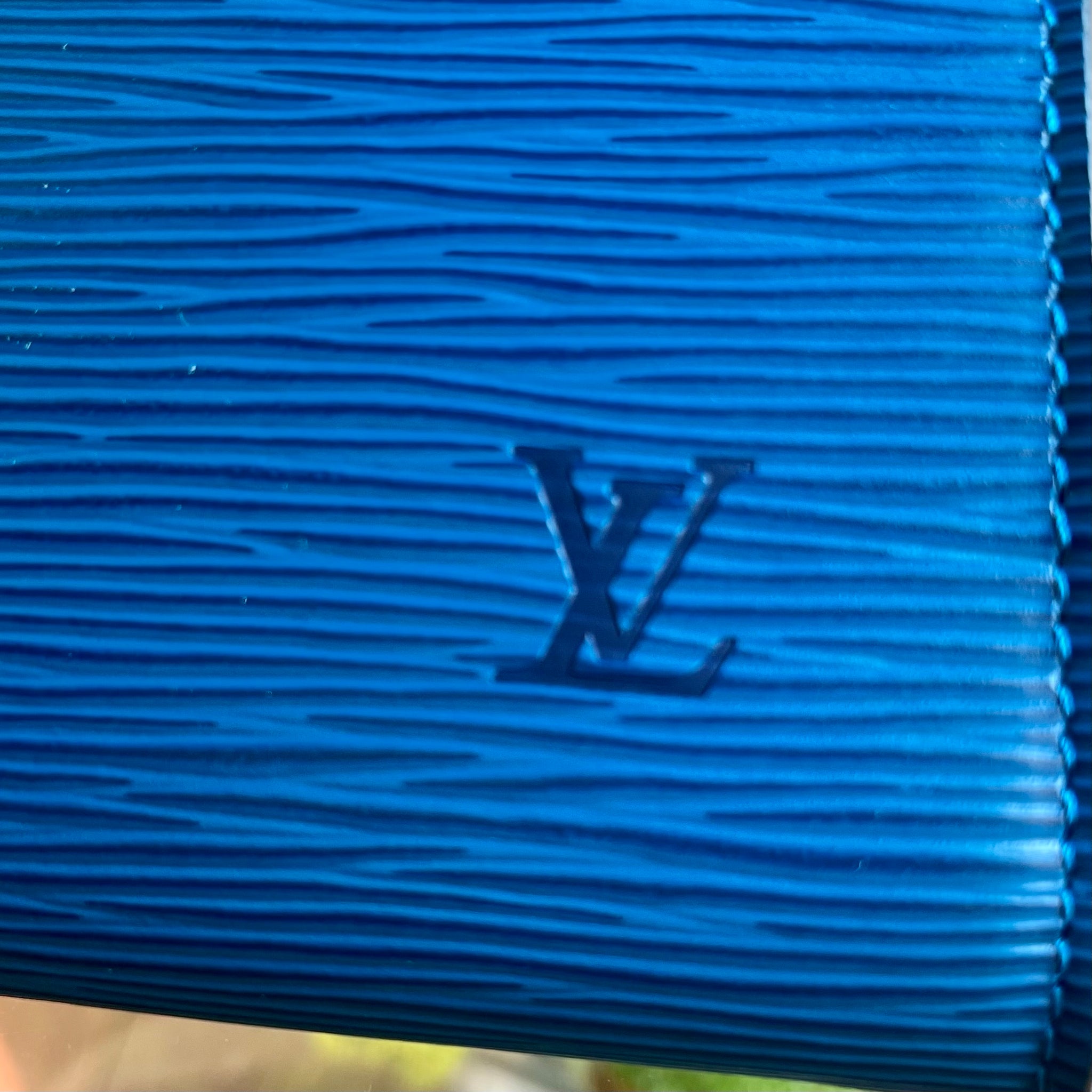 LOUIS VUITTON Blue Epi Pochette - The Purse Ladies