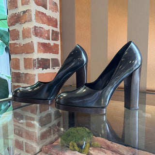 GUCCI Shiny Grey Leather Mule Heels SZ 9