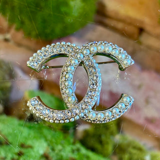 CHANEL Faux Pearl & Strass CC Brooch