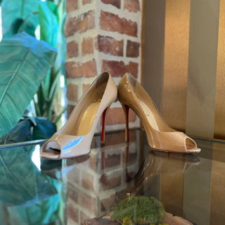 LOUBOUTIN You You Nude Patent Leather Peep Toe Pumps SZ 40.5 (US 10.5)