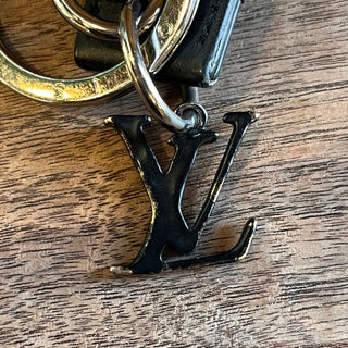 LOUIS VUITTON LV Shadow Dragonne Black Leather Key Holder