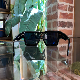 LOUIS VUITTON Z1547W 93L Cyclone Black Acetate Oversized Square Sunglasses