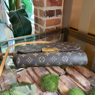LOUIS VUITTON Favorite Brown Monogram Canvas Crossbody