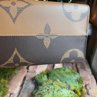 LOUIS VUITTON Onthego MM Brown Monogram Reverse Giant Monogram Canvas Tote Bag