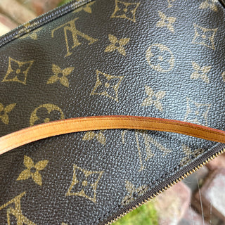 LOUIS VUITTON Pochette Accessories Vintage Brown Monogram Canvas Shoulder Bag