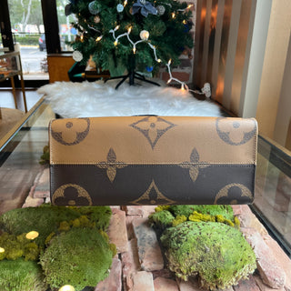 LOUIS VUITTON Onthego MM Brown Monogram Reverse Giant Monogram Canvas Tote Bag