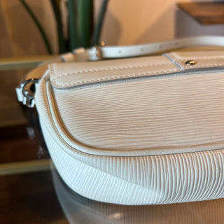 LOUIS VUITTON Epi Pochette Montaigne