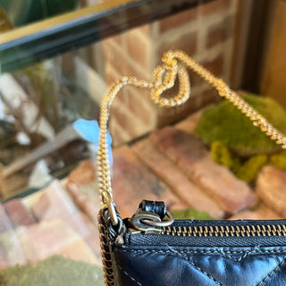 GUCCI Marmont Black Chevron Quilt Crossbody Chain Bag