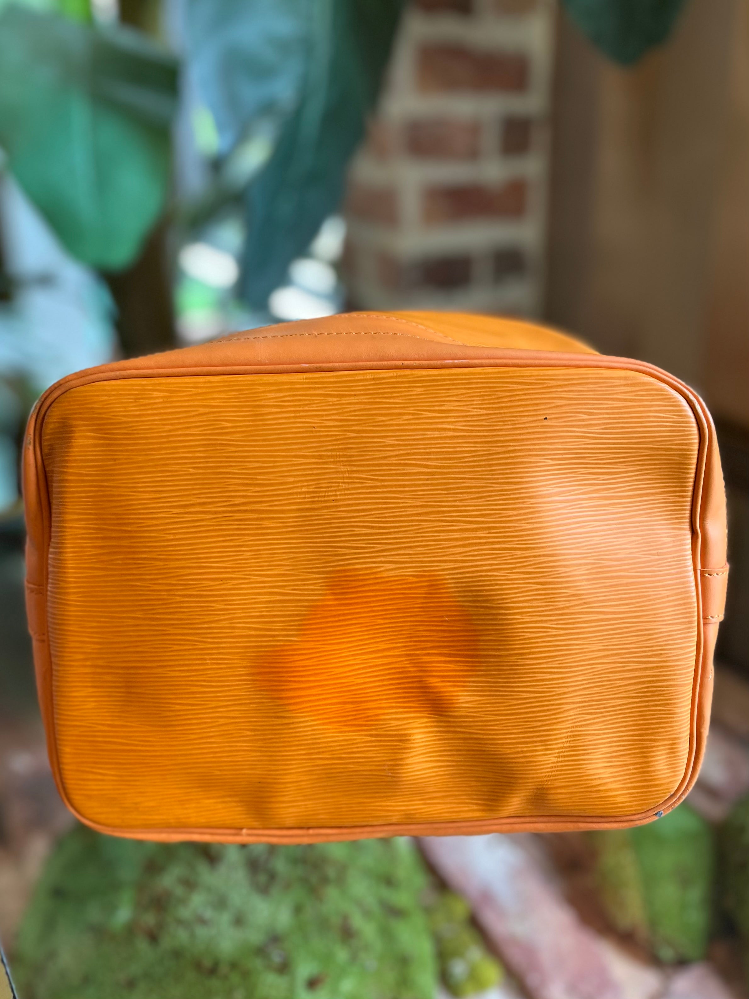LOUIS VUITTON Orange Epi Leather Noe Bucket Bag - 14"x10"