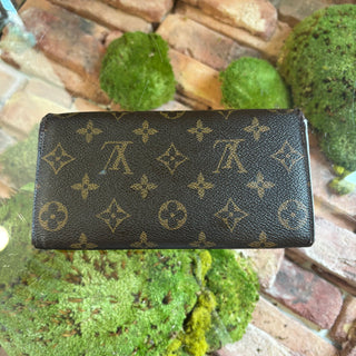 LOUIS VUITTON Monogram Sarah Wallet
