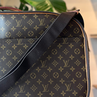 LOUIS VUITTON Monogram Packall GM