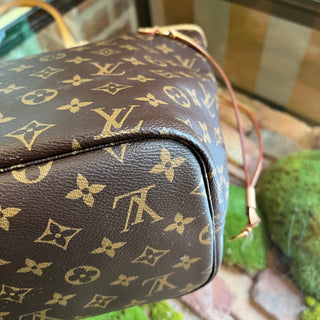 LOUIS VUITTON Neverfull MM Cherry Monogram Tote