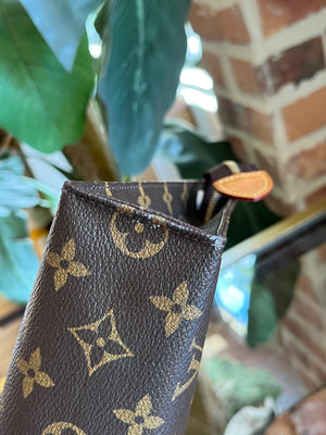 Lv Pochette Or Toiletry Pouch 26