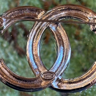 CHANEL Faux Pearl & Strass CC Brooch
