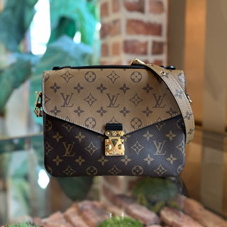 LOUIS VUITTON Pochette Metis Brown Reverse Monogram Canvas Shoulder Bag