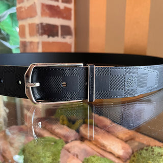 LOUIS VUITTON Damier Black Leather Reversible Belt SZ 120/48
