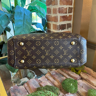 LOUIS VUITTON Montaigne MM Monogram Shoulder Bag