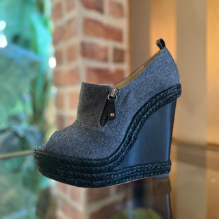 LOUBOUTIN Deroba Gray Flannel Peep Toe Espadrilles Booties SZ 40 (US 10)