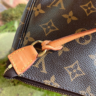 LOUIS VUITTON Pochette Accessories Brown Monogram Canvas Shoulder Bag