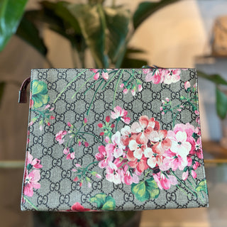 GUCCI GG Blooms Supreme Clutch