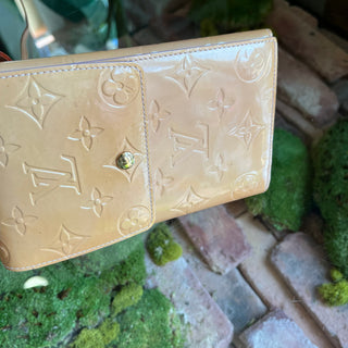 LOUIS VUITTON Walker Yellow Monogram Vernis Wallet