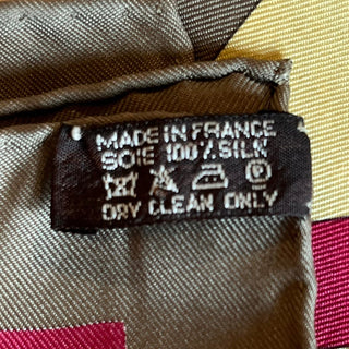 HERMES Gemometrie Cretase Silk Scarf
