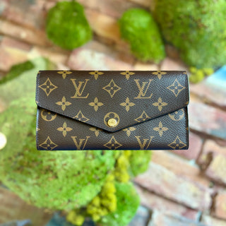 LOUIS VUITTON Sarah Fuschia Wallet