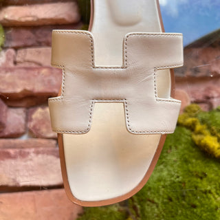 HERMES White Calfskin Leather Sandals SZ 38.5 (8.5 US)