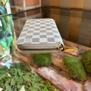 LOUIS VUITTON Damier Azur Zippy Wallet