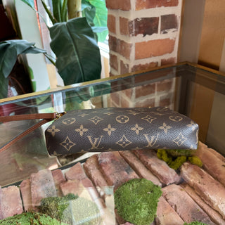 LOUIS VUITTON Pallas Monogram Noir Canvas Clutch Crossbody Bag
