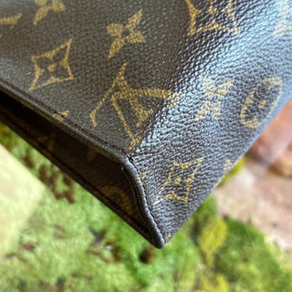 LOUIS VUITTON Toiletry 19 Brown Monogram Canvas Pouch