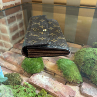 LOUIS VUITTON Monogram Sarah Wallet