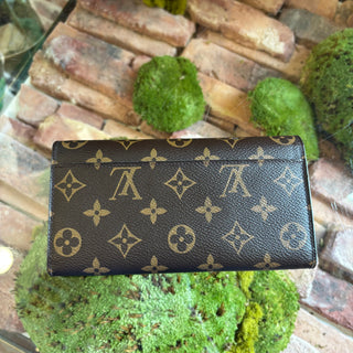 LOUIS VUITTON Sarah Fuschia Wallet