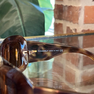 CHANEL 5076 Brown Frame CC Mother-of-Pearl Sunglasses