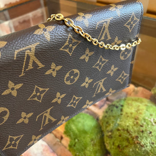 LOUIS VUITTON Flore Wallet Fuchsia Monogram Chain Crossbody