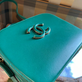 CHANEL Coco Curve Vanity Case Small Calfskin Top Handle Bag