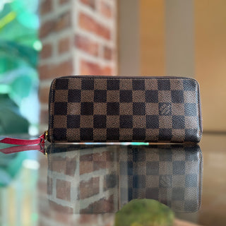 LOUIS VUITTON Damier Ebene Canvas Zippy Wallet