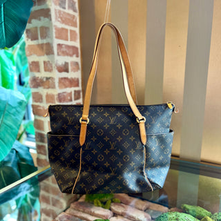 LOUIS VUITTON Monogram Totally MM