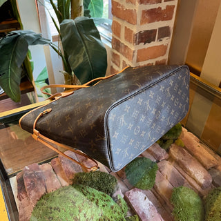LOUIS VUITTON Neverfull MM Monogram Canvas Tote Bag