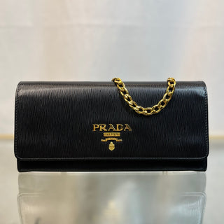 PRADA Vitello Move Wallet on Chain Black