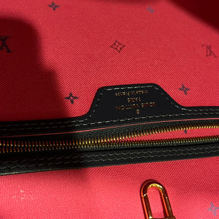 LOUIS VUITTON Neverfull MM Monogram Giant Spring in the City Tote